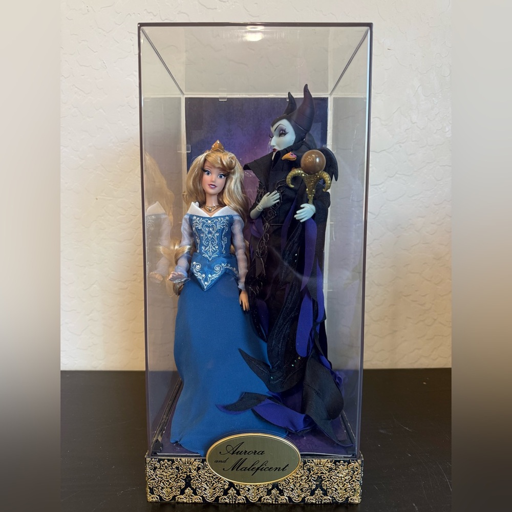 Disney Designer Collections Fairytale Aurora and Maleficent doll set